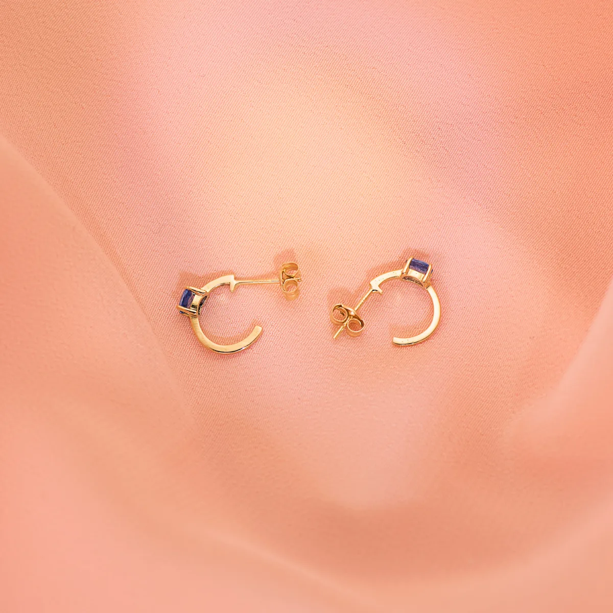 18K PENDIENTES ORO AMARILLO MEDIO ARO LISO CON AGUAMARINA 12X3 MM CIERRE PRESION. — vista 3