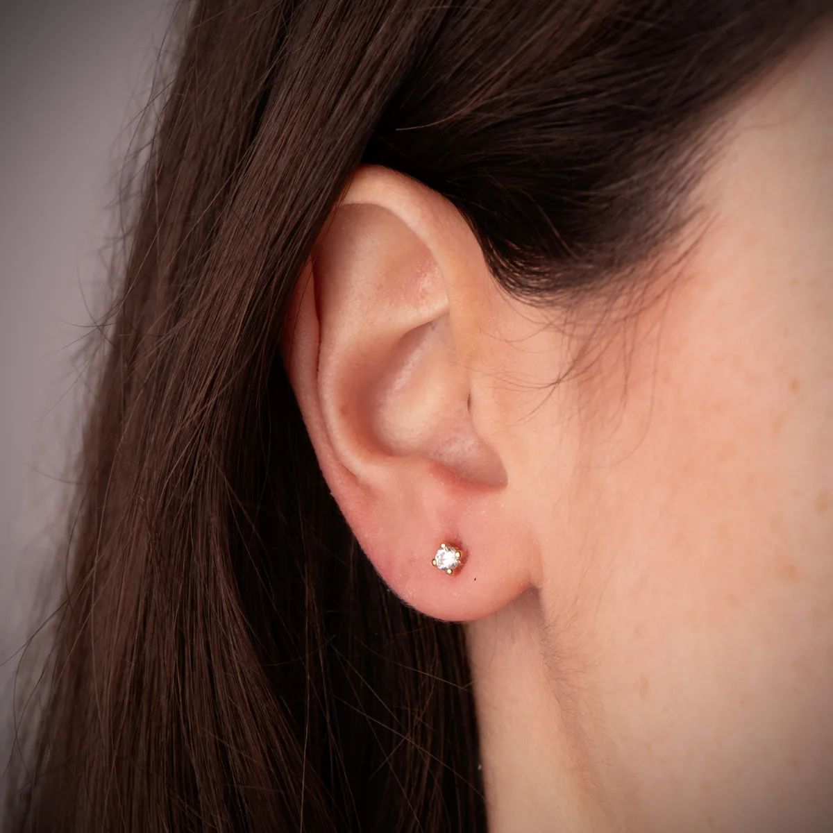 18K PENDIENTES ORO AMARILLO CIRCONITA 3MM CON 4 GARRAS. ANCHO: 3,5 MM. CIERRE TUERCA — vista 2