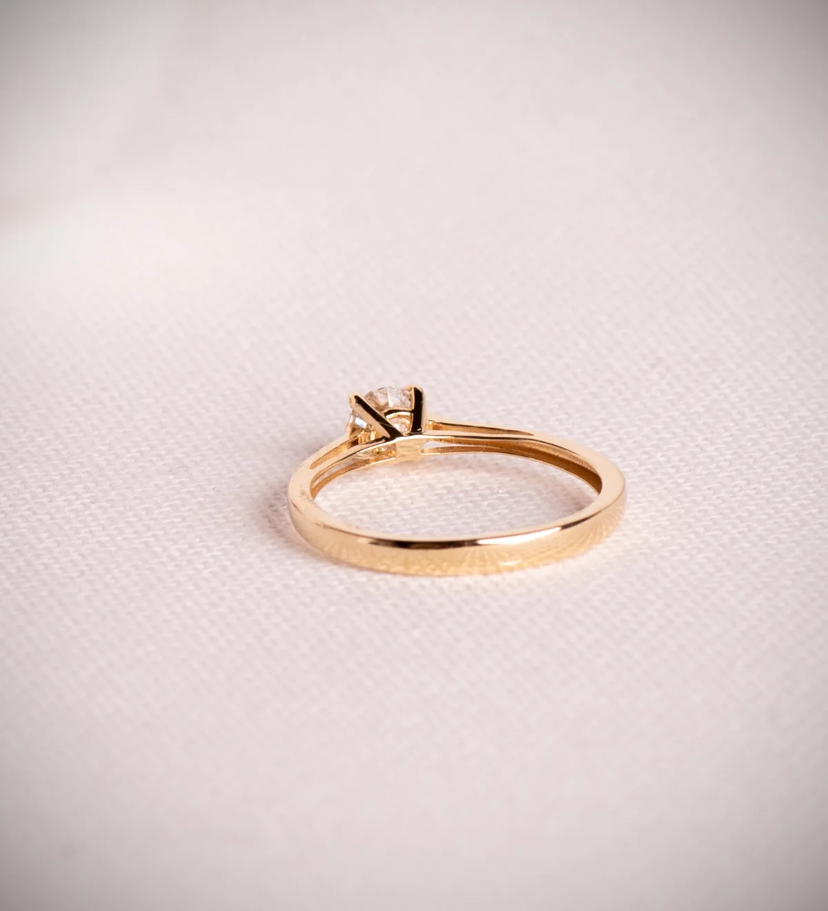 18K SOLITARIO ORO AMARILLO 4 GARRAS CON DIAMANTE LABORATORIO 0,50 QTES. G - VS1 — vista 2