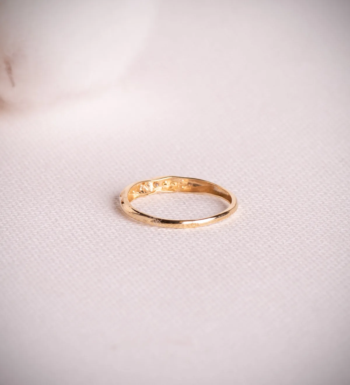 18K SORTIJA ORO AMARILLO RELIADA CON DIAMANTES 0,05QTES. E - VS2. ANCHO: 2,5 MM — vista 3