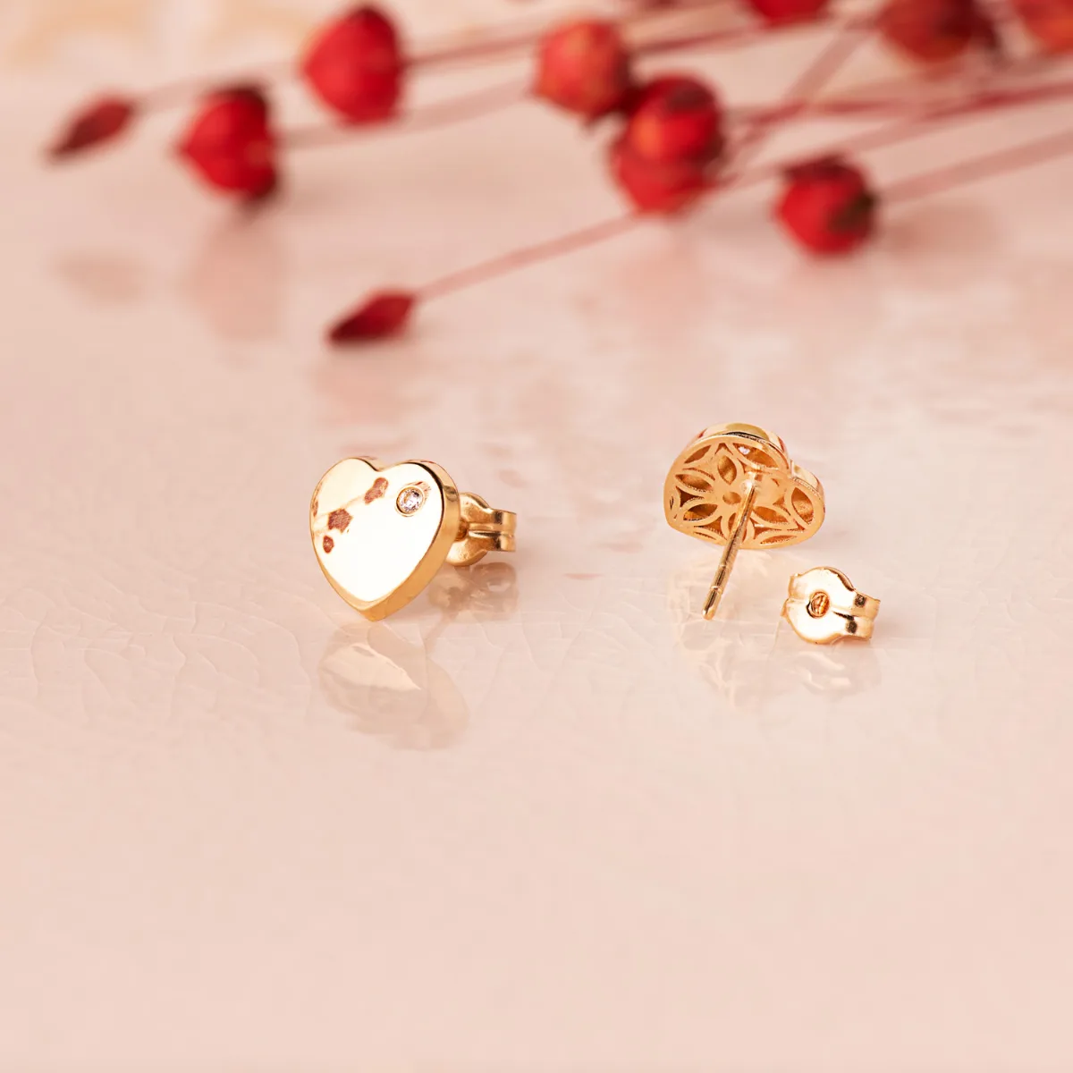 18K PENDIENTES ORO AMARILLO CON CORAZON CIRCONITA BRILLO 8X8 MM. CIERRE PRESION — vista 2
