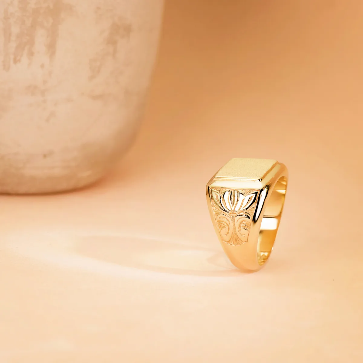 18K SELLO ORO AMARILLO CABALLERO MACIZO BRILLO ZONA GRABADO 13X12 MM — vista 2