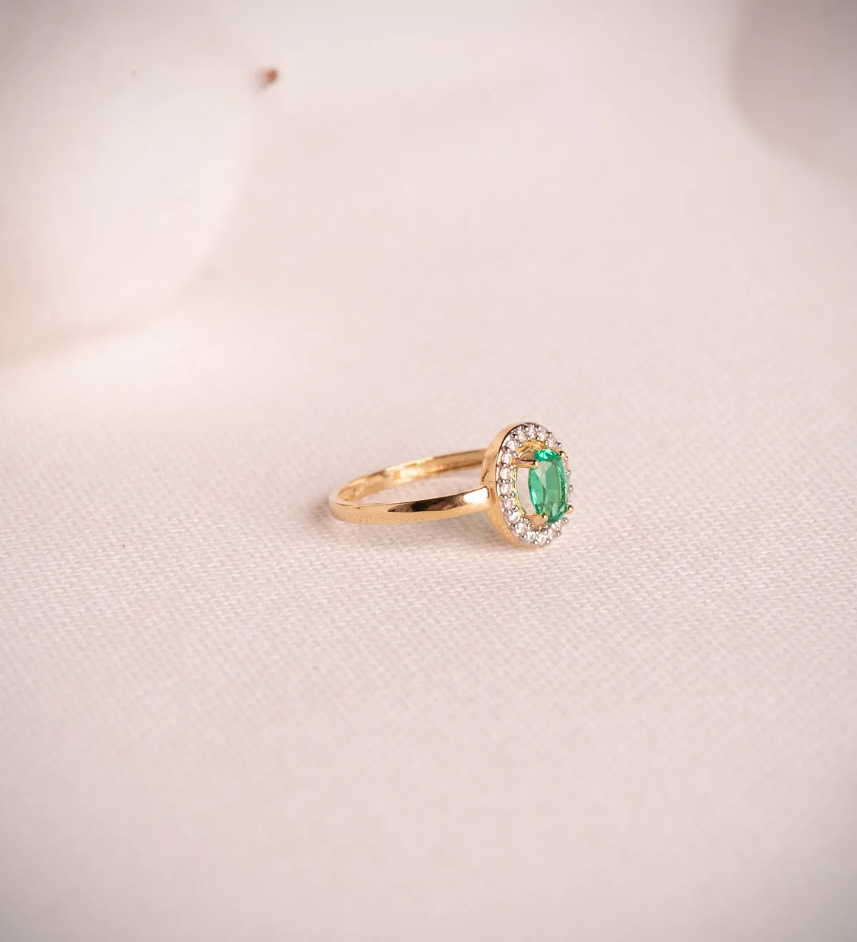18K SORTIJA ORO AMARILLO ESMERALDA 6X4 MM 0.49 QTS. 8X6 MM — vista 2