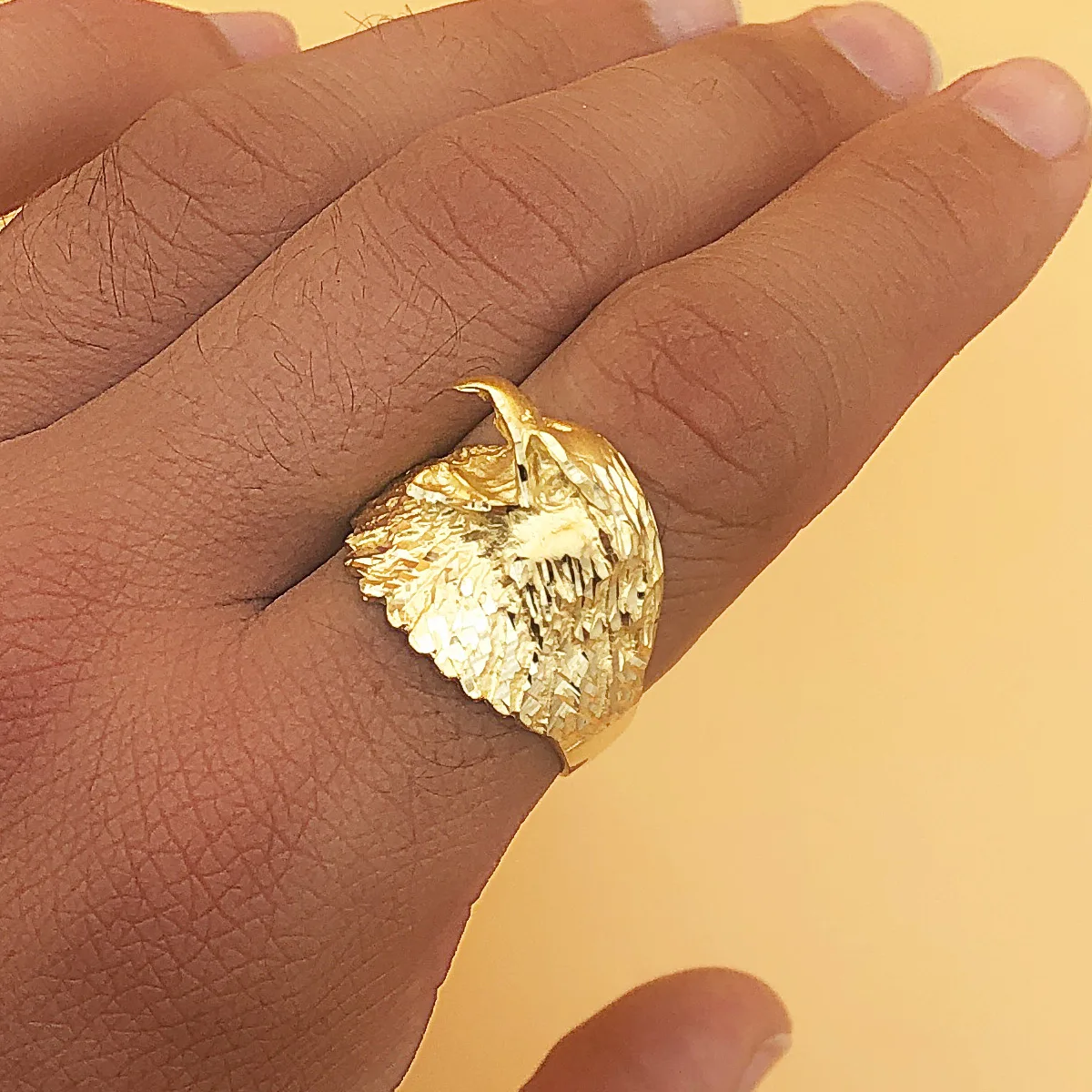 18K SELLO MACIZO ORO AMARILLO AGUILA CALVA AMERICANA TALLADA ANCHO 19 MM — vista 3