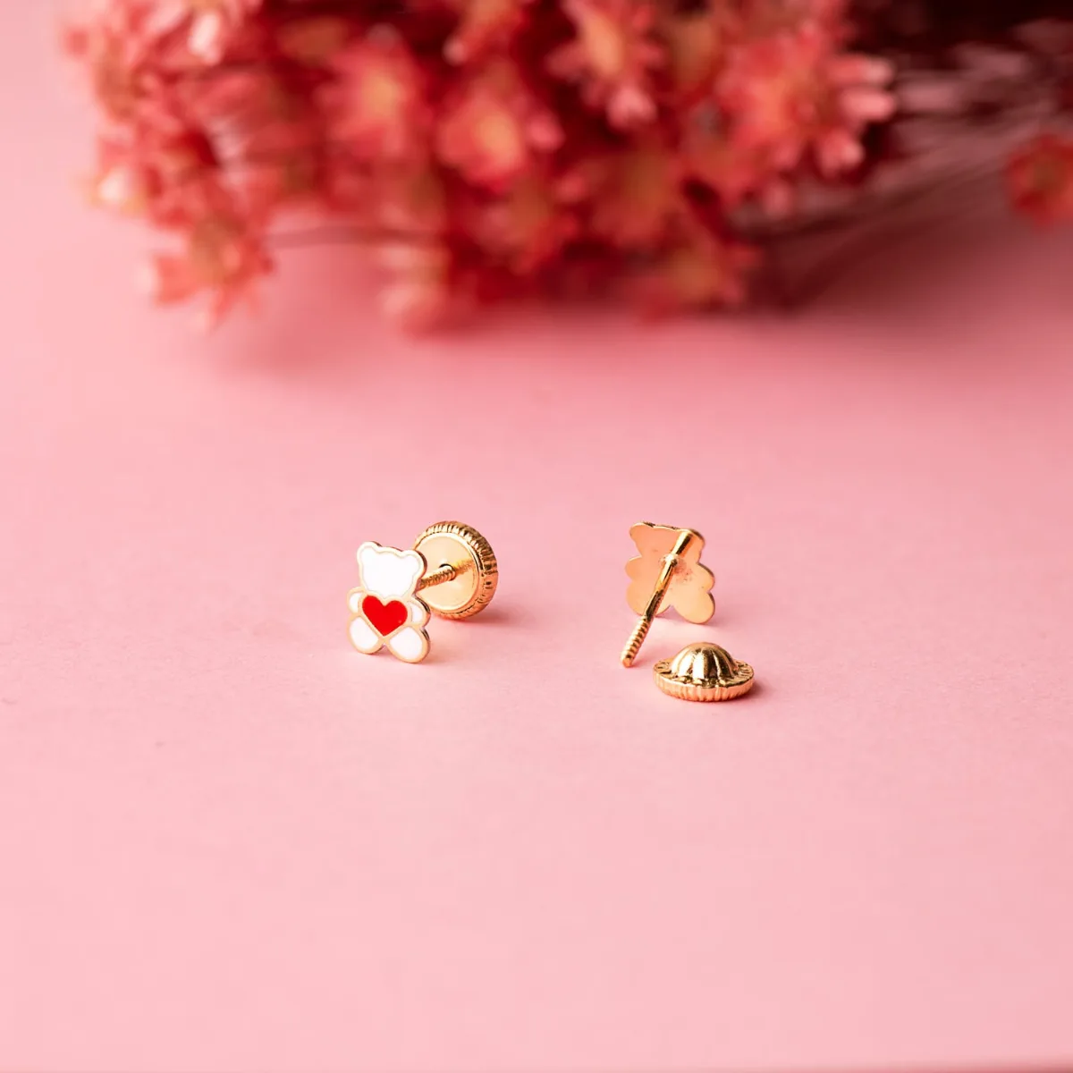 18K PENDIENTES ORO AMARILLO OSO ESMALTE BLANCO Y CORAZON. 6 X 4.5 MM. CIERRE TUERCA — vista 2