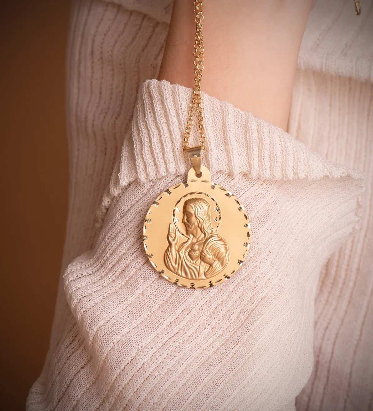 18K ESCAPULARIO ORO AMARILLO TALLADO VIRGEN DEL CARMEN Y CORAZON DE JESUS 42 MM — vista 3