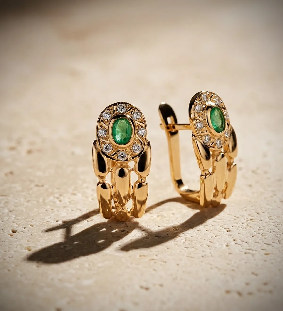 18K PENDIENTES ORO AMARILLO PANTER CON ESMERALDA Y CIRCONITAS. 16 X 8 MM. CIERRE CATALAN — vista 2