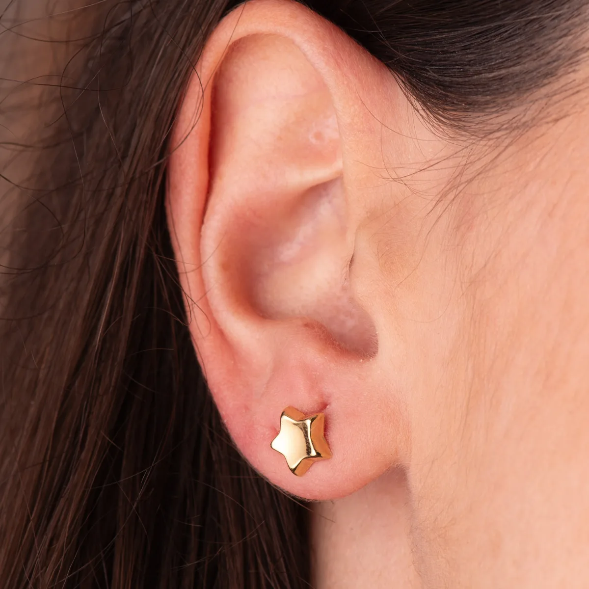 18K PENDIENTES ORO AMARILLO ESTRELLA CONCAVO EN BRILLO 8X8 MM. CIERRE PRESION — vista 2