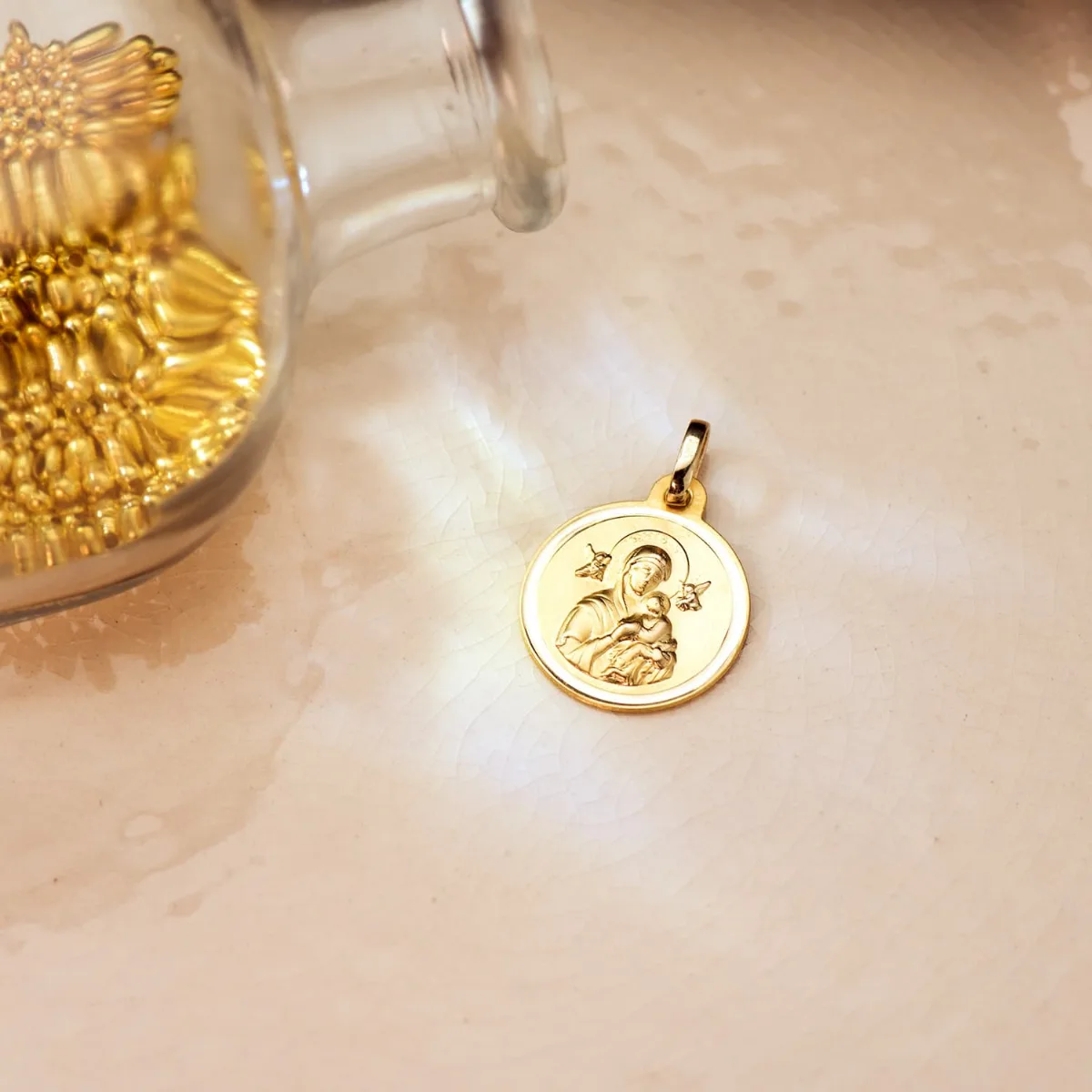 18K MEDALLA ORO AMARILLO VIRGEN DEL PERPETUO SOCORRO BISEL 16 MM — vista 2