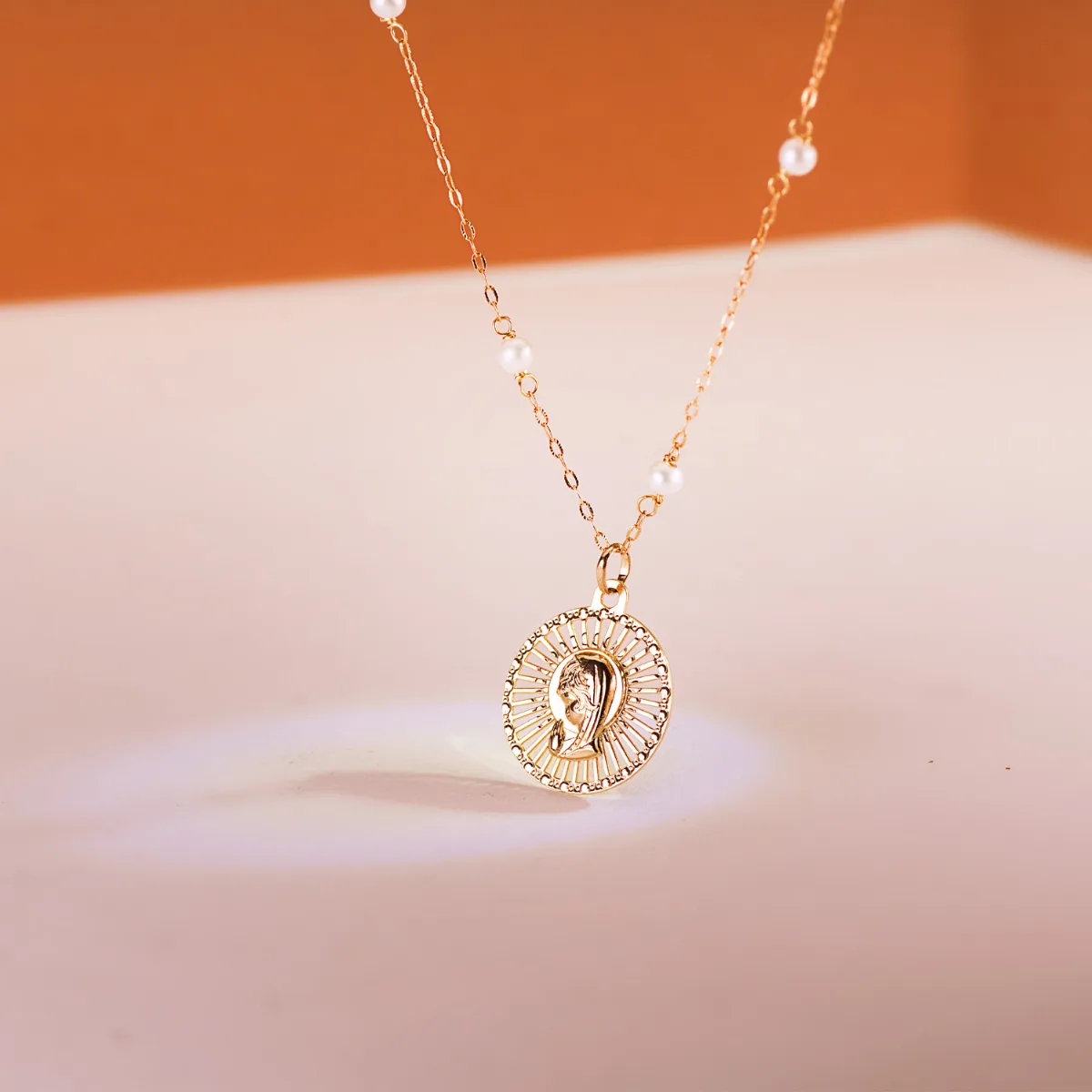 18K MEDALLA ORO AMARILLO VIRGEN NIÑA CERCO CALADO 20X18 MM — vista 2