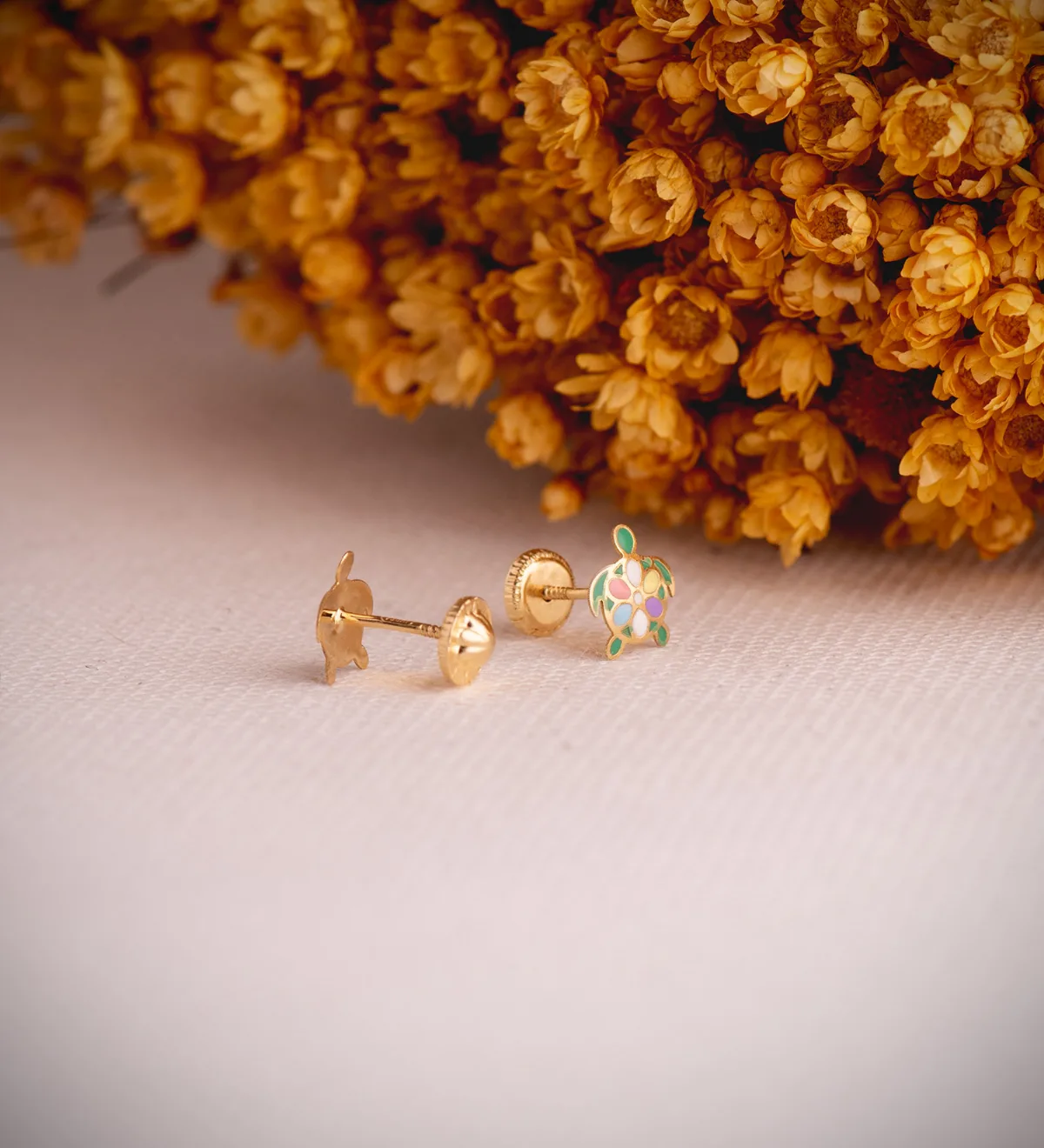 18K PENDIENTES ORO AMARILLO TORTUGAS ESMALTADAS. MEDIDA: 7,5 X 6,5 MM. CIERRE TUERCA — vista 2