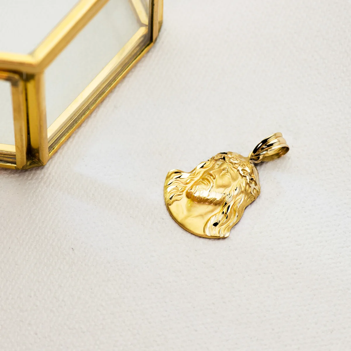 18K COLGANTE CRISTO MURILLO ORO AMARILLO 23X18 MM — vista 3