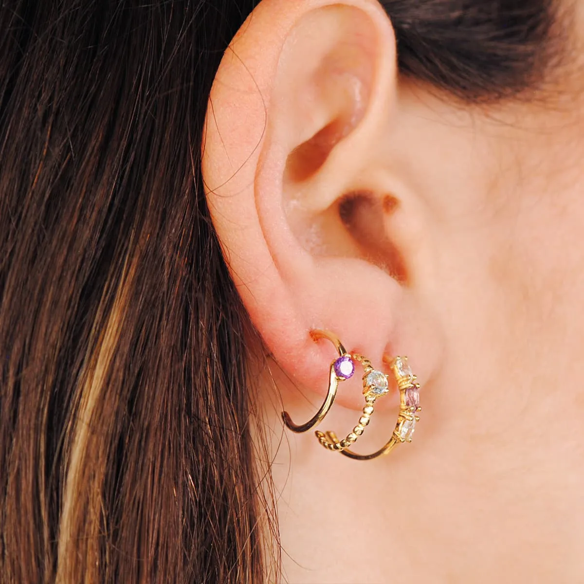 18K PENDIENTES ORO AMARILLO MEDIO ARO AMATISTA TALLA MARQUISE. 15X2 MM PRESION — vista 3