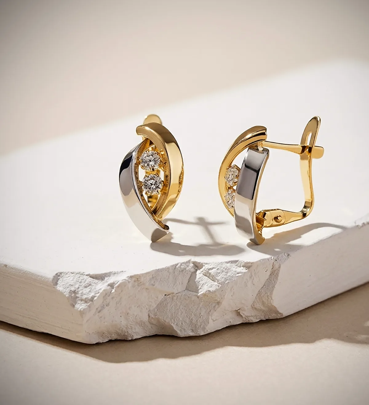 18K PENDIENTES ORO BICOLOR BANDAS Y CIRCONITA 14X8 MM CIERRE CATALÁN — vista 2