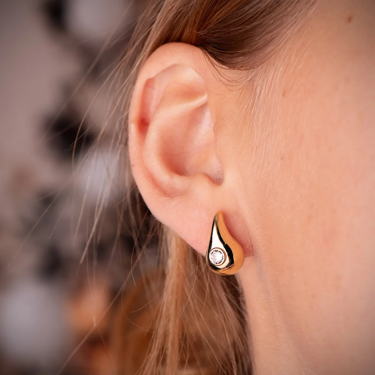18K PENDIENTES ORO AMARILLO GOTA CON CIRCONITA BRILLO HUECA 16 X 9 MM. CIERRE PRESION — vista 2