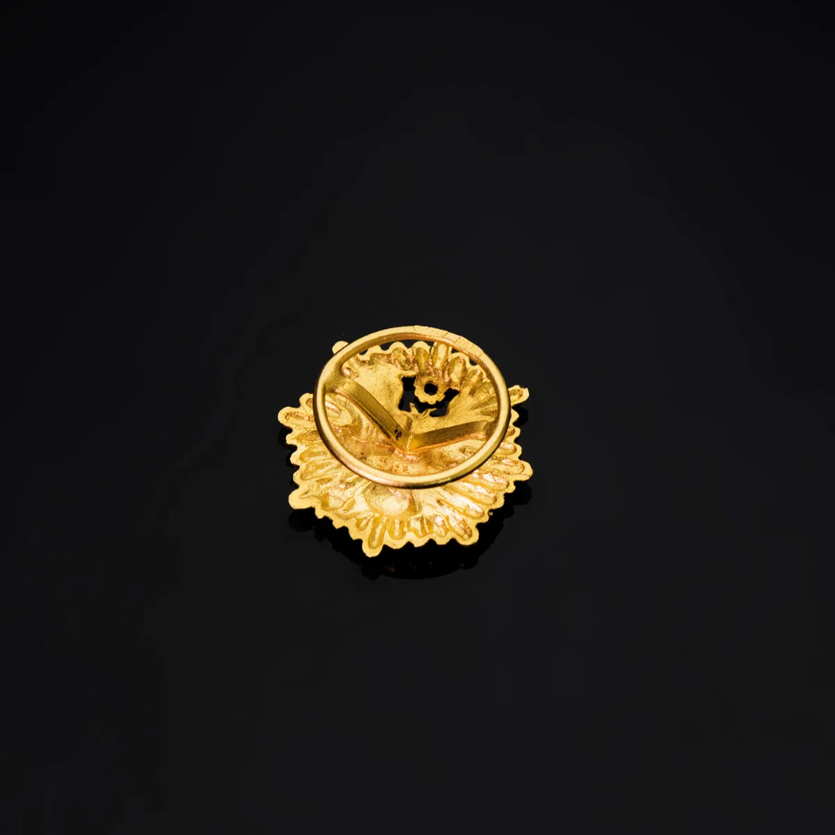 18K INSIGNIA ORO AMARILLO ASESOR FISCAL. 17 X 16 MM — vista 3