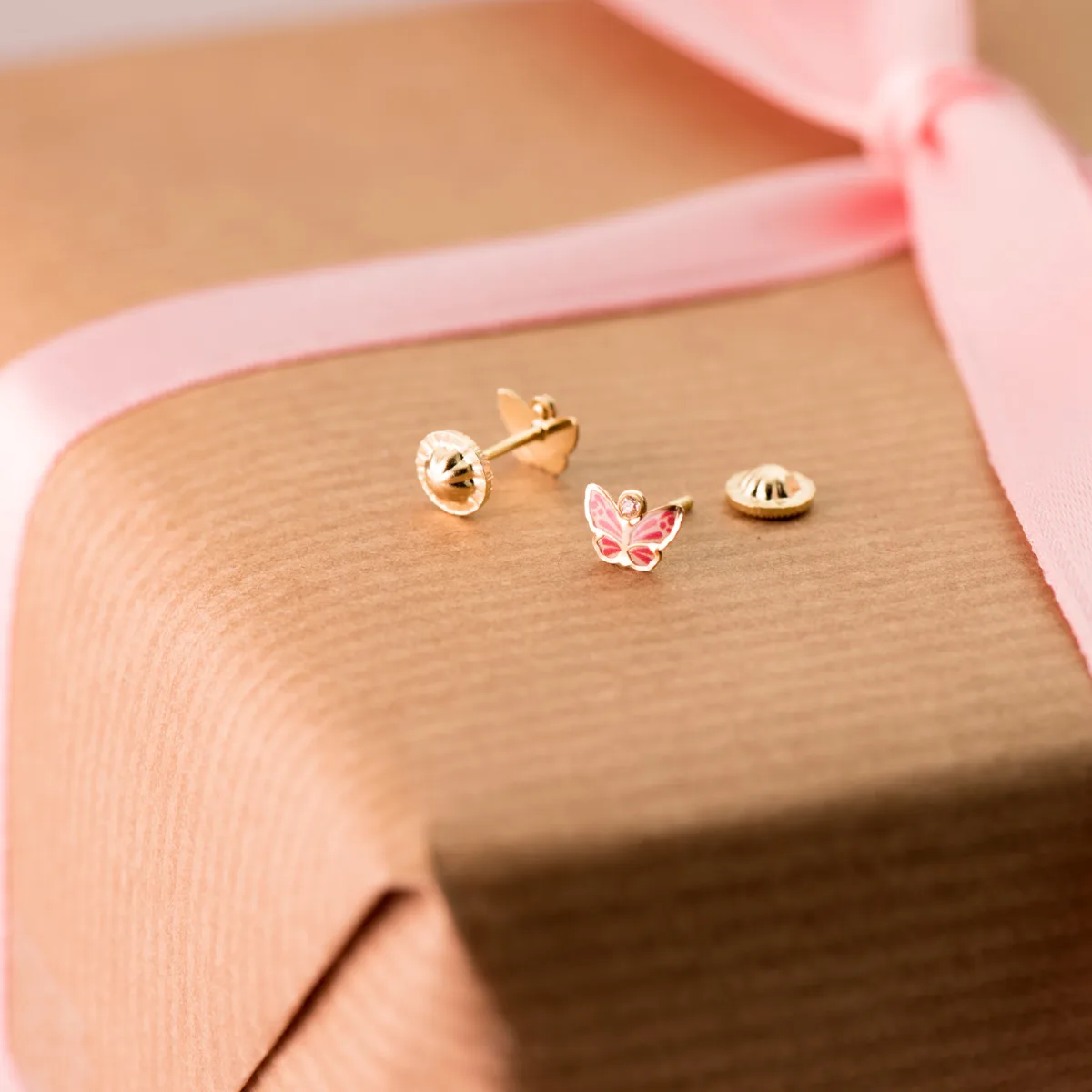 18K PENDIENTES ORO AMARILLO MARIPOSAS ESMALTE CIRCONITA TUERCA 6 X 4 MM — vista 2