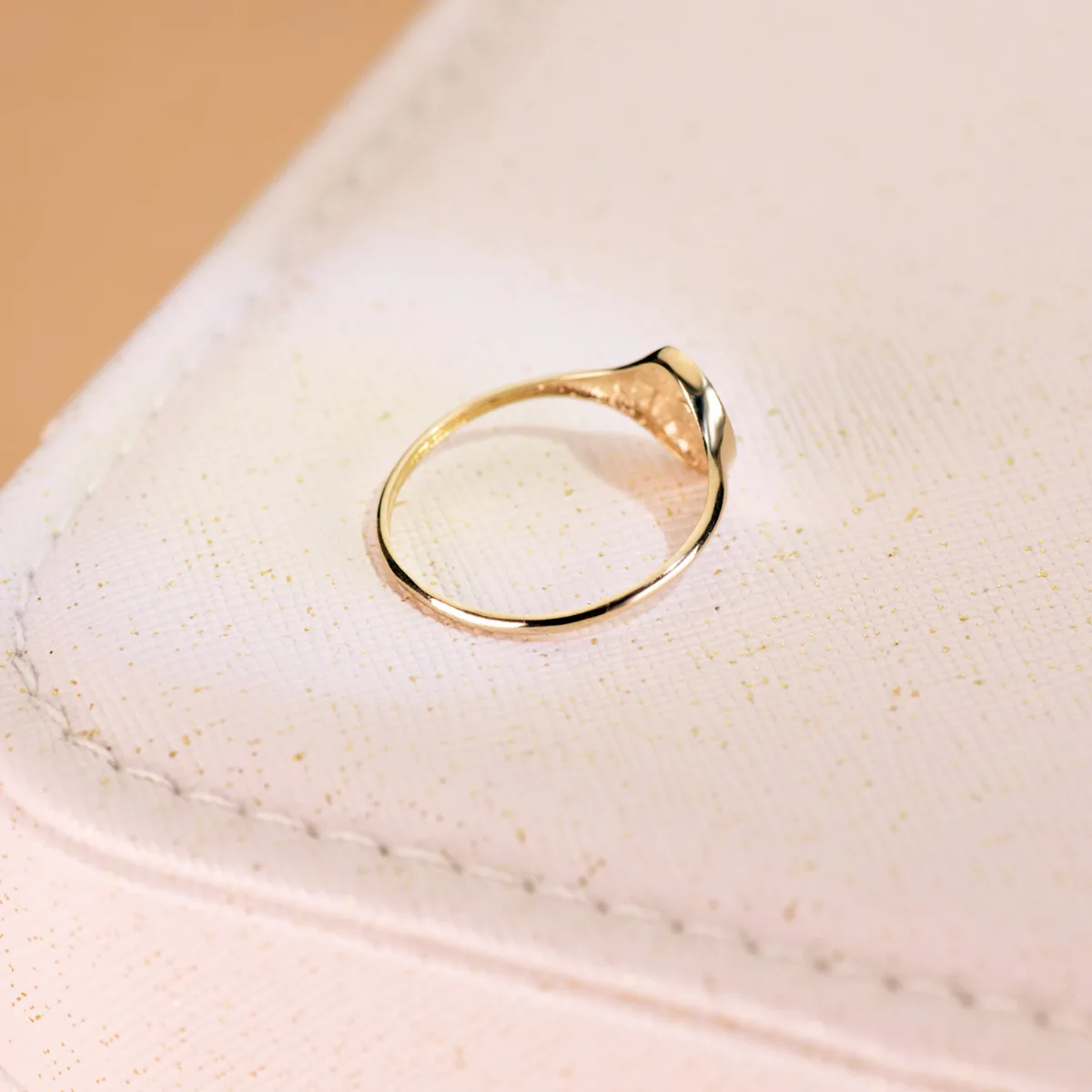 18K SELLO ORO AMARILLO MUJER CABEZA OVAL CON CIRCONITA 9X8 MM — vista 3
