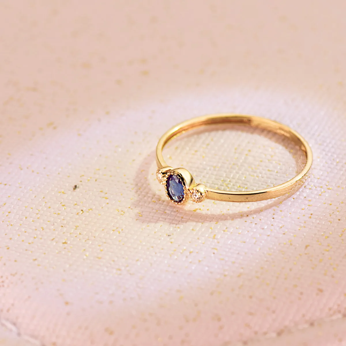 18K SORTIJA ORO AMARILLO PIEDRA AZUL Y CIRCONITA 4X3 MM ANCHO CUERPO 1.2 MM — vista 2