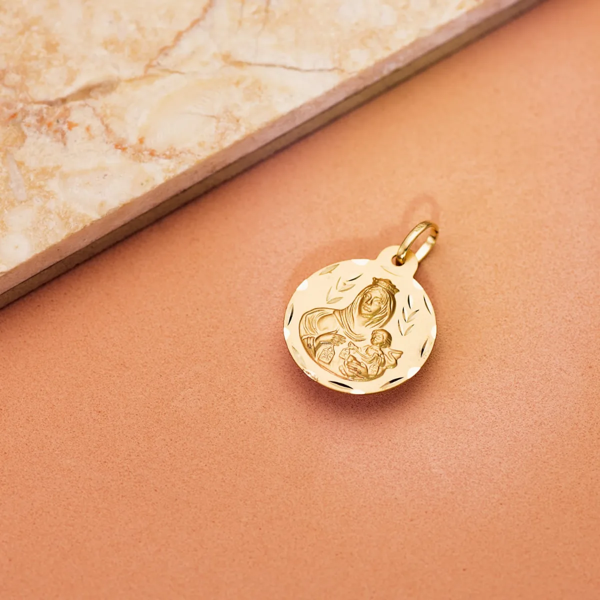 9K MEDALLA ORO AMARILLO TALLADA VIRGEN DEL CARMEN 18 MM — vista 3