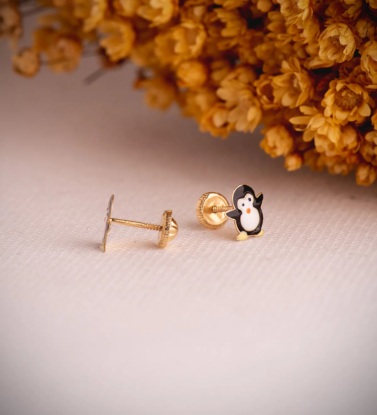 18K PENDIENTES ORO AMARILLO PINGUINOS ESMALTADOS. MEDIDA: 8 X 7 MM. CIERRE TUERCA — vista 2