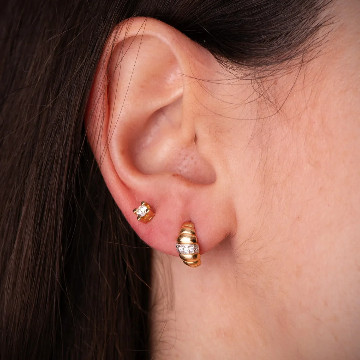 18K PENDIENTES ORO BICOLOR GALLONES CON CIRCONITAS. MEDIDA: 10 X 5 MM. CIERRE PRESION — vista 2
