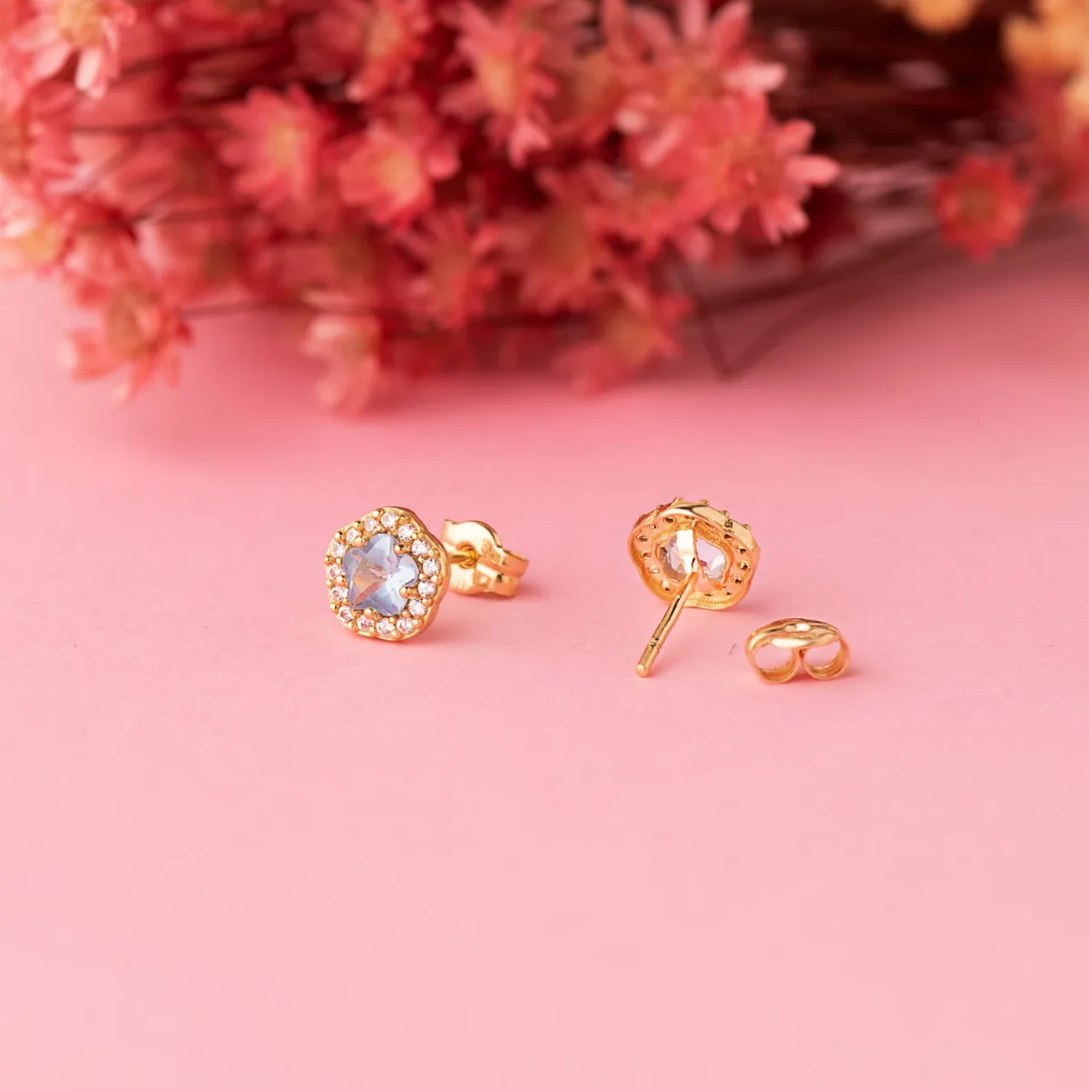 18K PENDIENTES ORO AMARILLO FLOR CIRCONITA Y AGUA MARINA 7 X 6,5 MM. CIERRE PRESION — vista 2