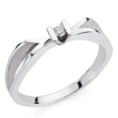 18K SORTIJA ORO BLANCO BRILLANTE. 0.046 QTS. ANCHO: 5 MM