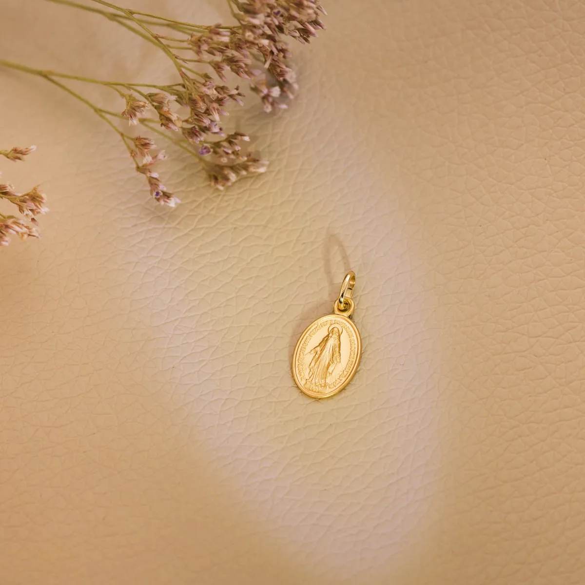 18K MEDALLA ORO AMARILLO VIRGEN MILAGROSA  OVAL 17 X 10 MM — vista 2