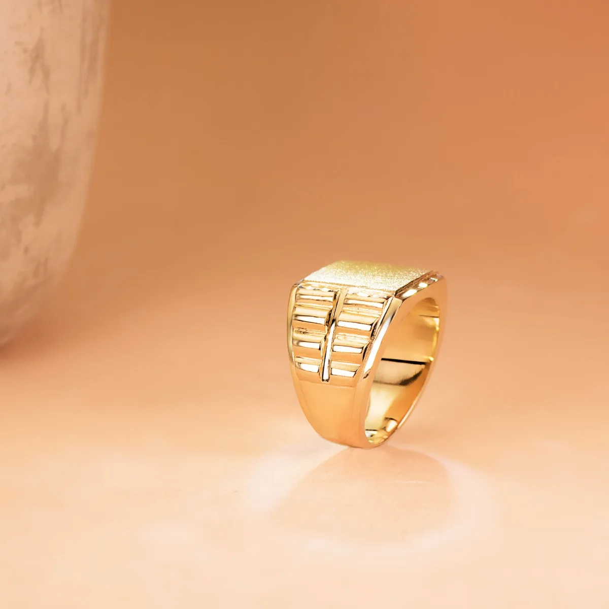 18K SELLO ORO AMARILLO CABALLERO CUADRADO TIPO ROLEX. ZONA GRABADO: 14X14 MM — vista 2