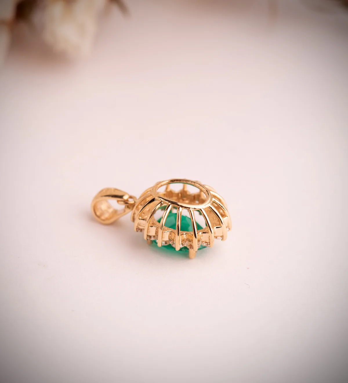18K COLGANTE ORO AMARILLO ESMERALDA RECRISTALIZADA 9X7 MM 1,74 QTS. DIAMANTES LABORATORIO VS2-G 0,52 QTE 14X12 MM — vista 2