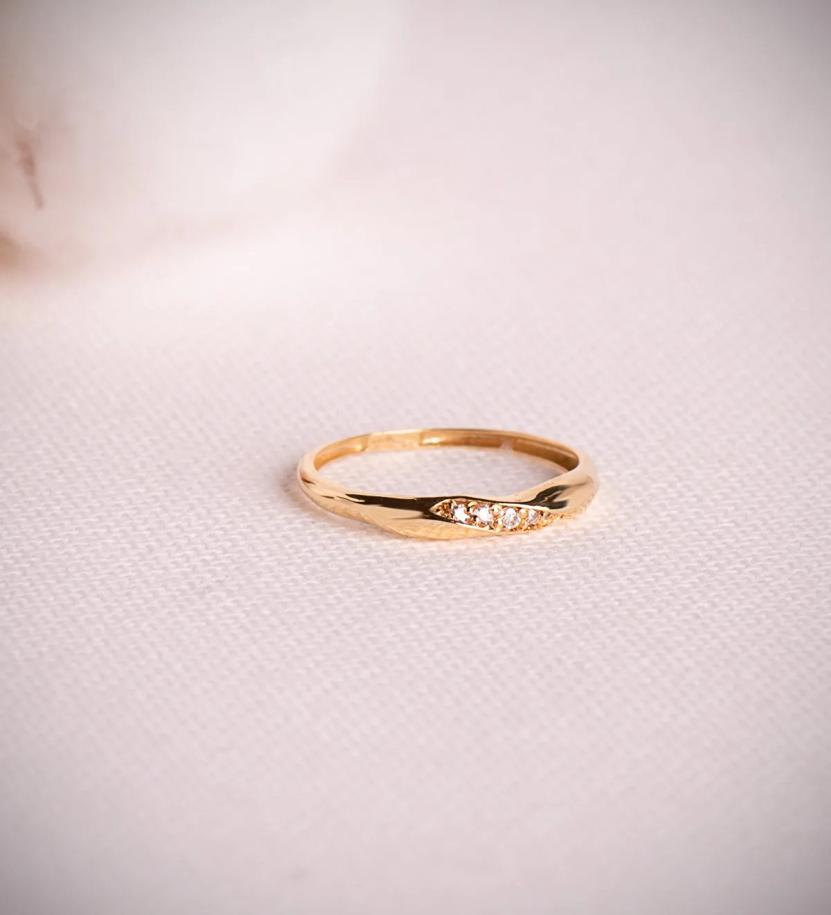 18K SORTIJA ORO AMARILLO RELIADA CON DIAMANTES 0,05QTES. E - VS2. ANCHO: 2,5 MM — vista 2
