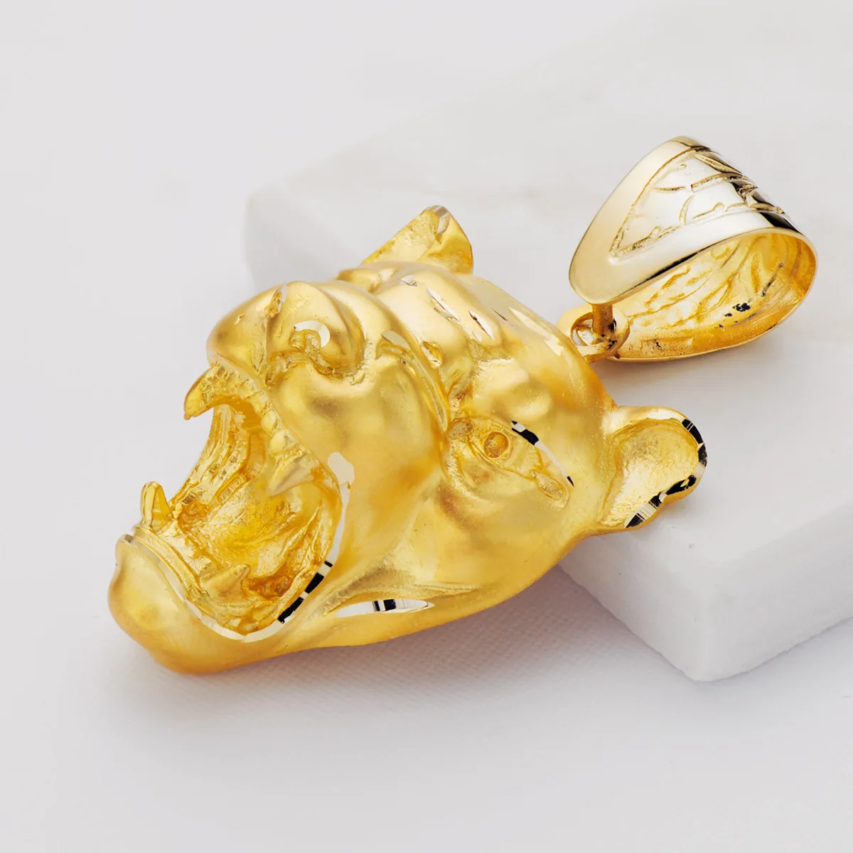 18K COLGANTE ORO AMARILLO PUMA GIGANTE. 40X34 MM — vista 3