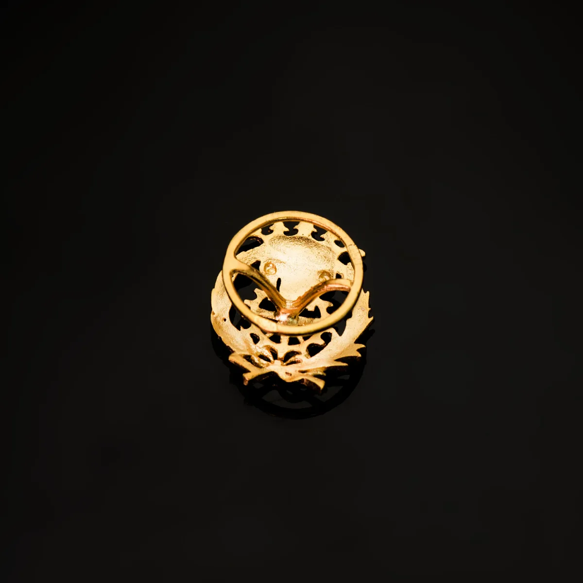 18K INSIGNIA ORO AMARILLO DELINEANTE 17 X 14 MM — vista 3