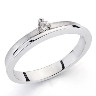 18K SORTIJA ORO BLANCO Y DIAMANTE NATURAL  0.085 QTS. ANCHO: 4,5MM