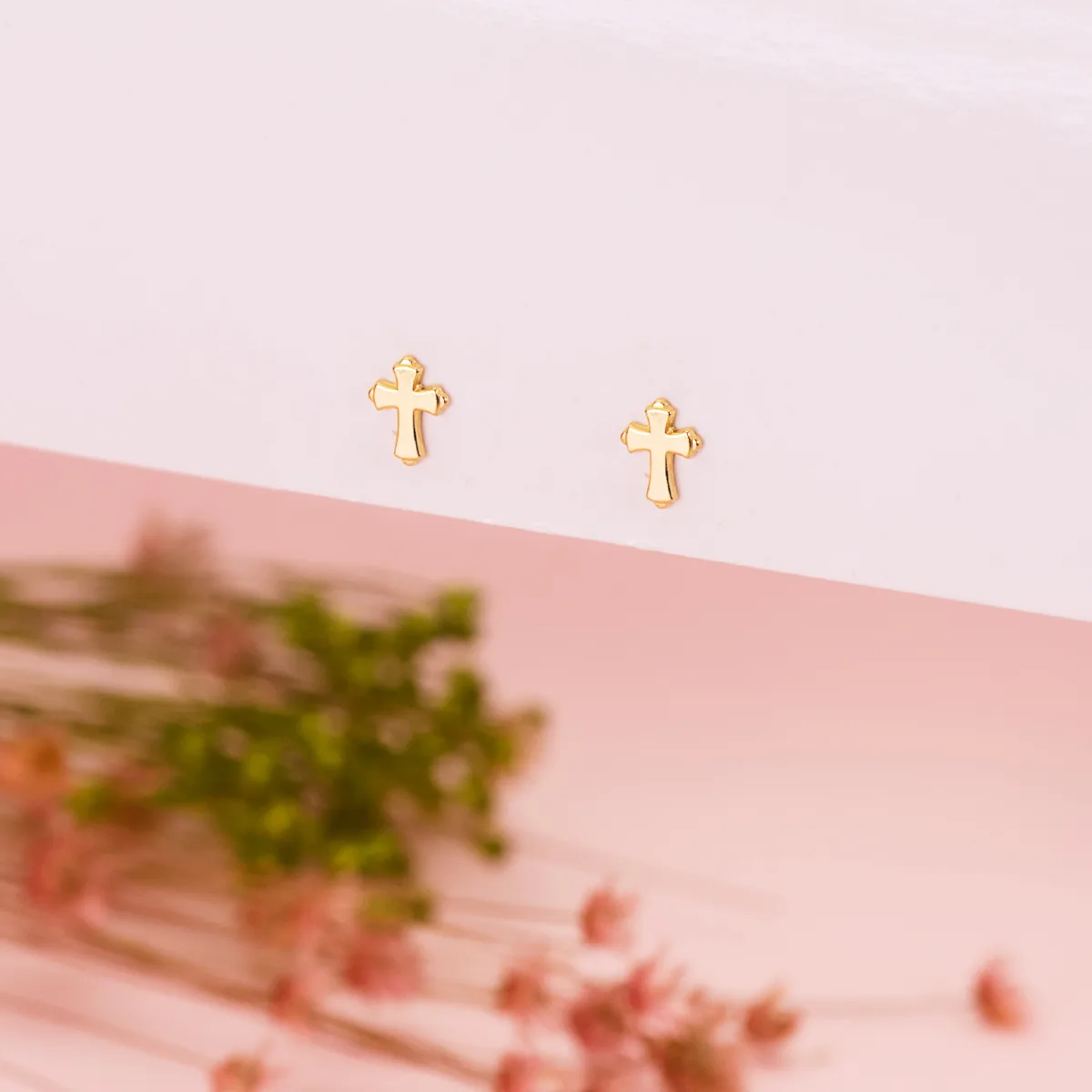 18K PENDIENTES ORO AMARILLO CRUZ EN BRILLO 6 X 4,5 MM. CIERRE PRESION — vista 2