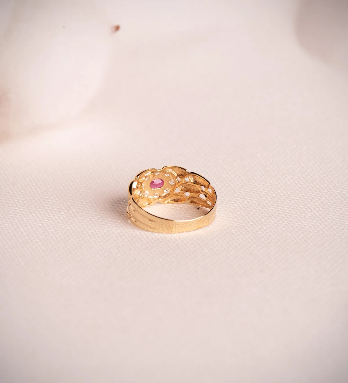 18K SORTIJA ORO AMARILLO PANTER CON CIRCONITAS Y RUBI NATURAL 4X3 MM. ANCHO: 9MM — vista 3