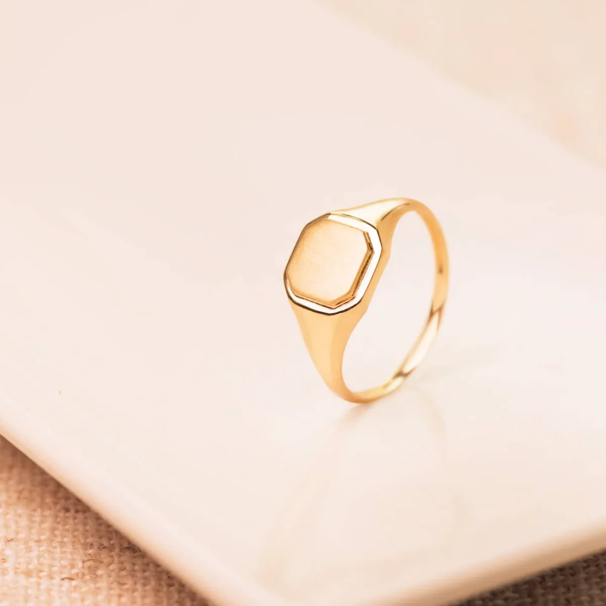 18K SELLO ORO AMARILLO MACIZO SIN FORRAR OCTOGONAL. ZONA DE GRABADO: 8X8 MM — vista 2
