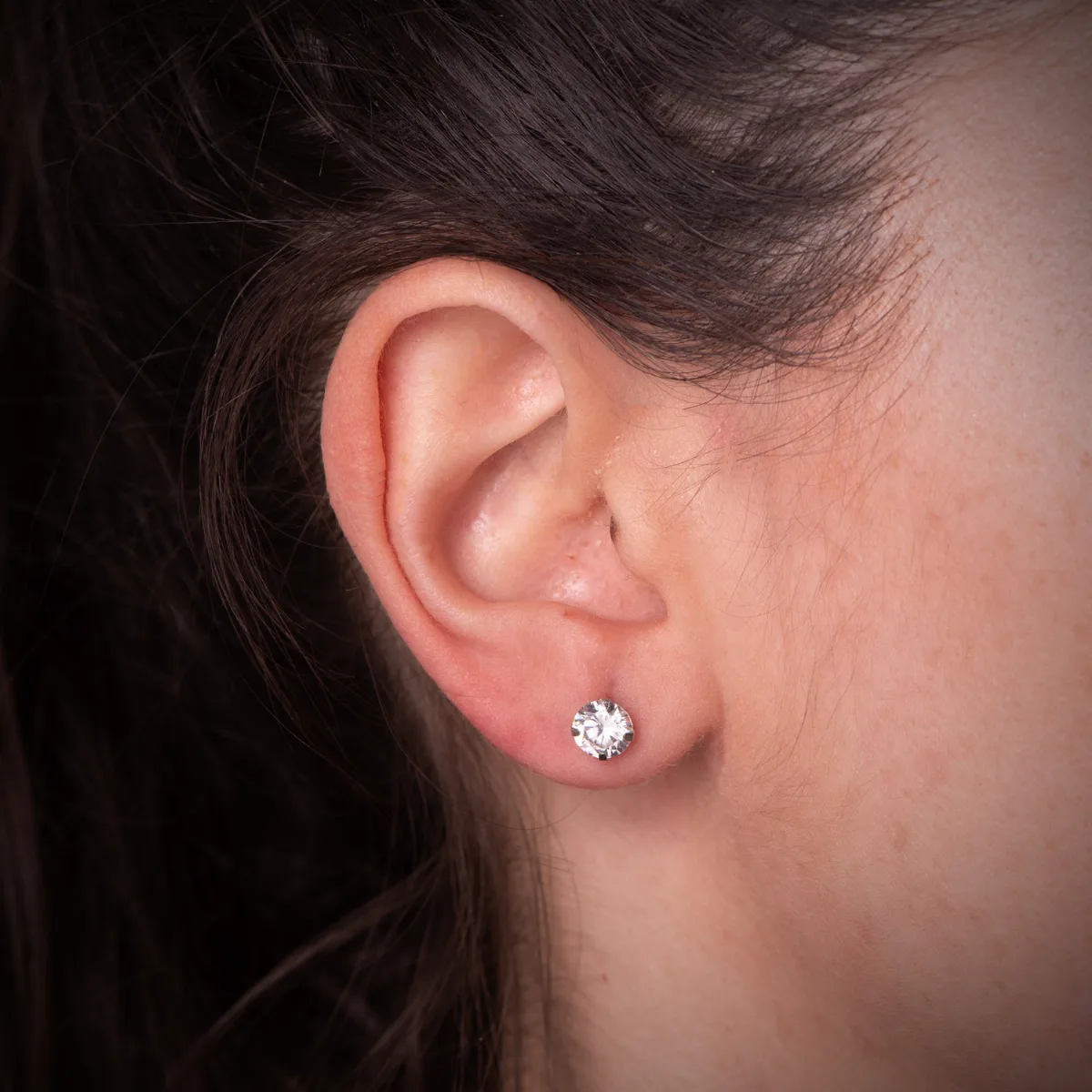 18K PENDIENTES ORO BLANCO 4 GARRAS CON CIRCONITA. ANCHO: 6 MM CIERRE PRESION — vista 2