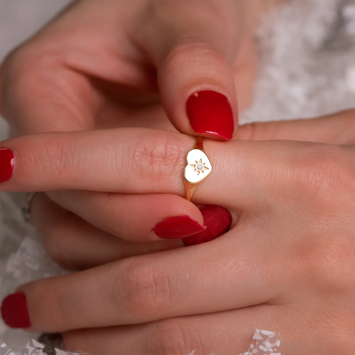 18K SELLO ORO AMARILLO MUJER CABEZA CORAZON CON CIRCONITA 9X7 MM — vista 3