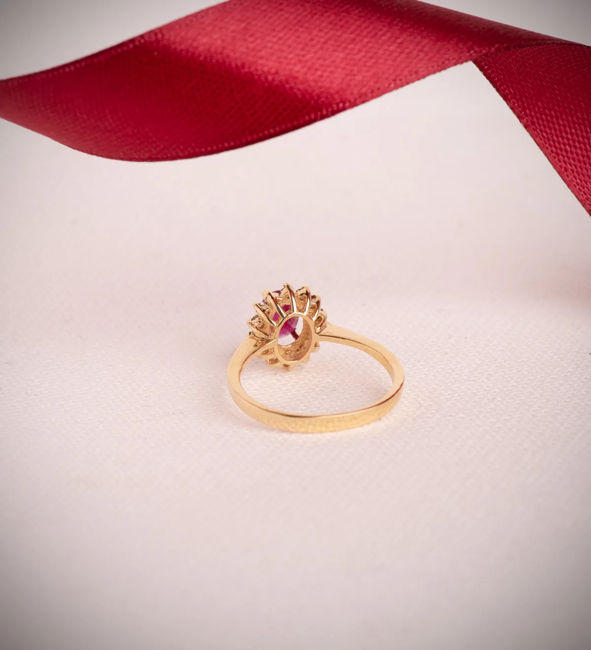 18K SORTIJA ORO AMARILLO RUBI 6x4 MM 0,88 QTS. DIAMANTES LABORATORIO 0,290 QTS. VS2-G. MEDIDA: 11,5 X 9,5MM — vista 3