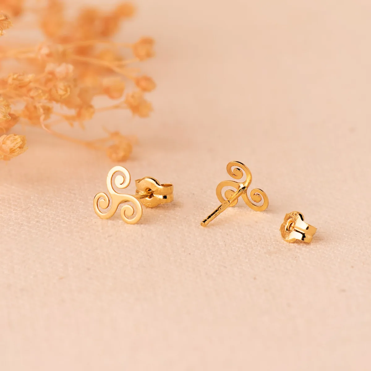 18K PENDIENTES ORO AMARILLO TRISQUEL BRILLO 7 X 7 MM. CIERRE PRESION — vista 2