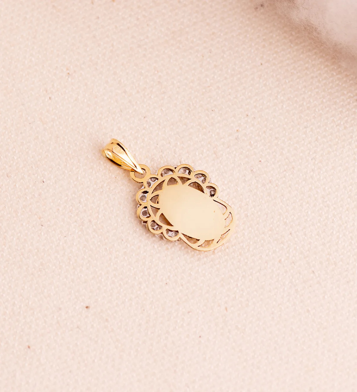 18K COLGANTE ORO BICOLOR VIRGEN NIÑA CORONA CON CIRCONITAS. MEDIDA: 20 X 14 MM — vista 3