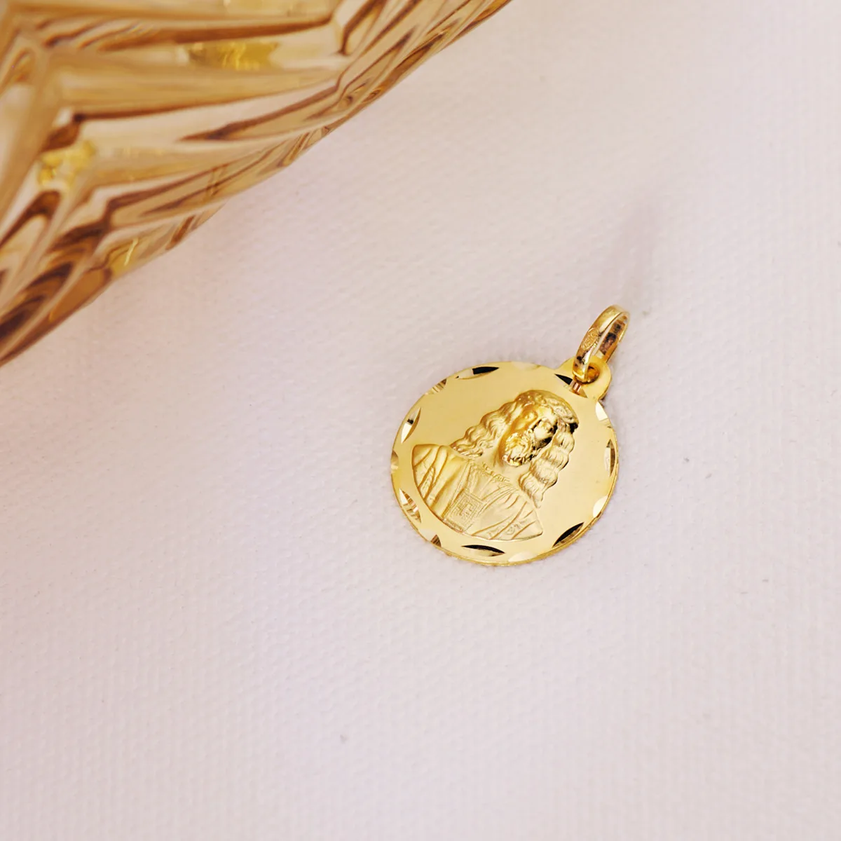 18K MEDALLA ORO AMARILLO CRISTO MEDINACELI TALLADAD 18 MM — vista 2