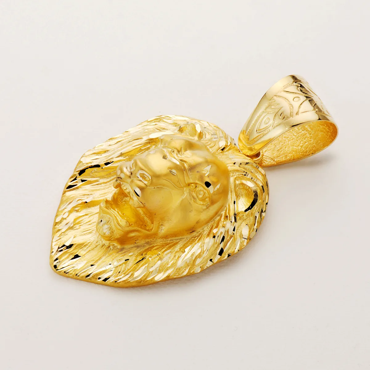 18K COLGANTE LEON GIGANTE TALLADO ORO AMARILLO 66X56 MM — vista 3