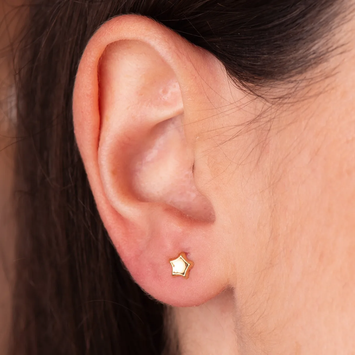18K PENDIENTES ORO AMARILLO ESTRELLA CONCAVO EN BRILLO 5X5 MM. CIERRE TUERCA — vista 2