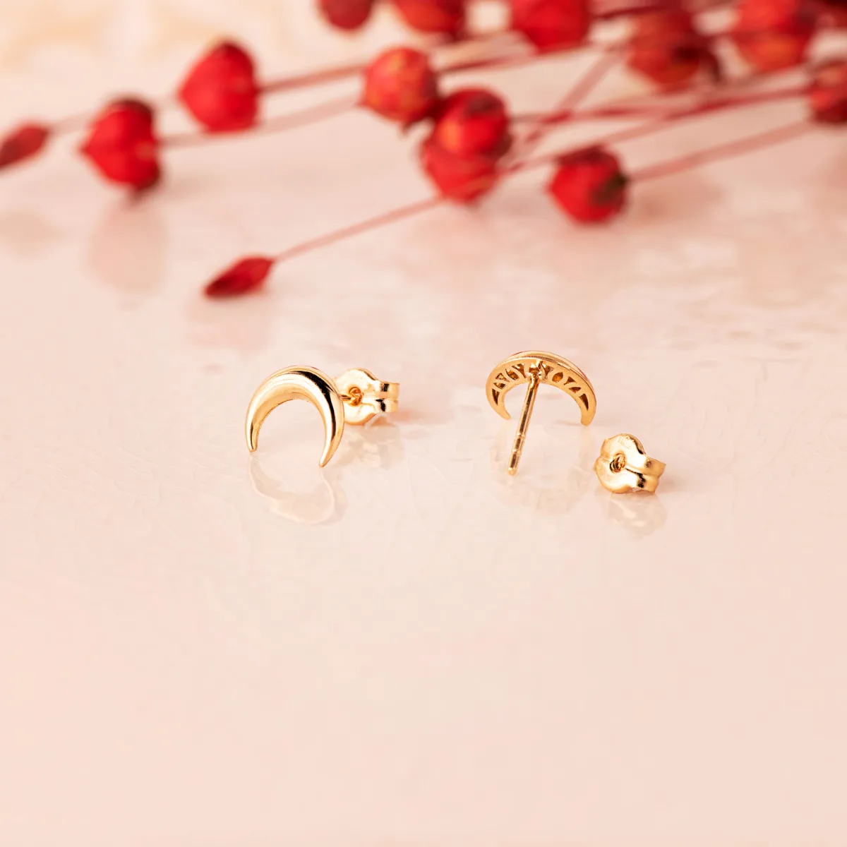 18K PENDIENTES ORO AMARILLO MEDIA LUNA LISA 7.5 X 6 MM. CIERRE PRESION — vista 2