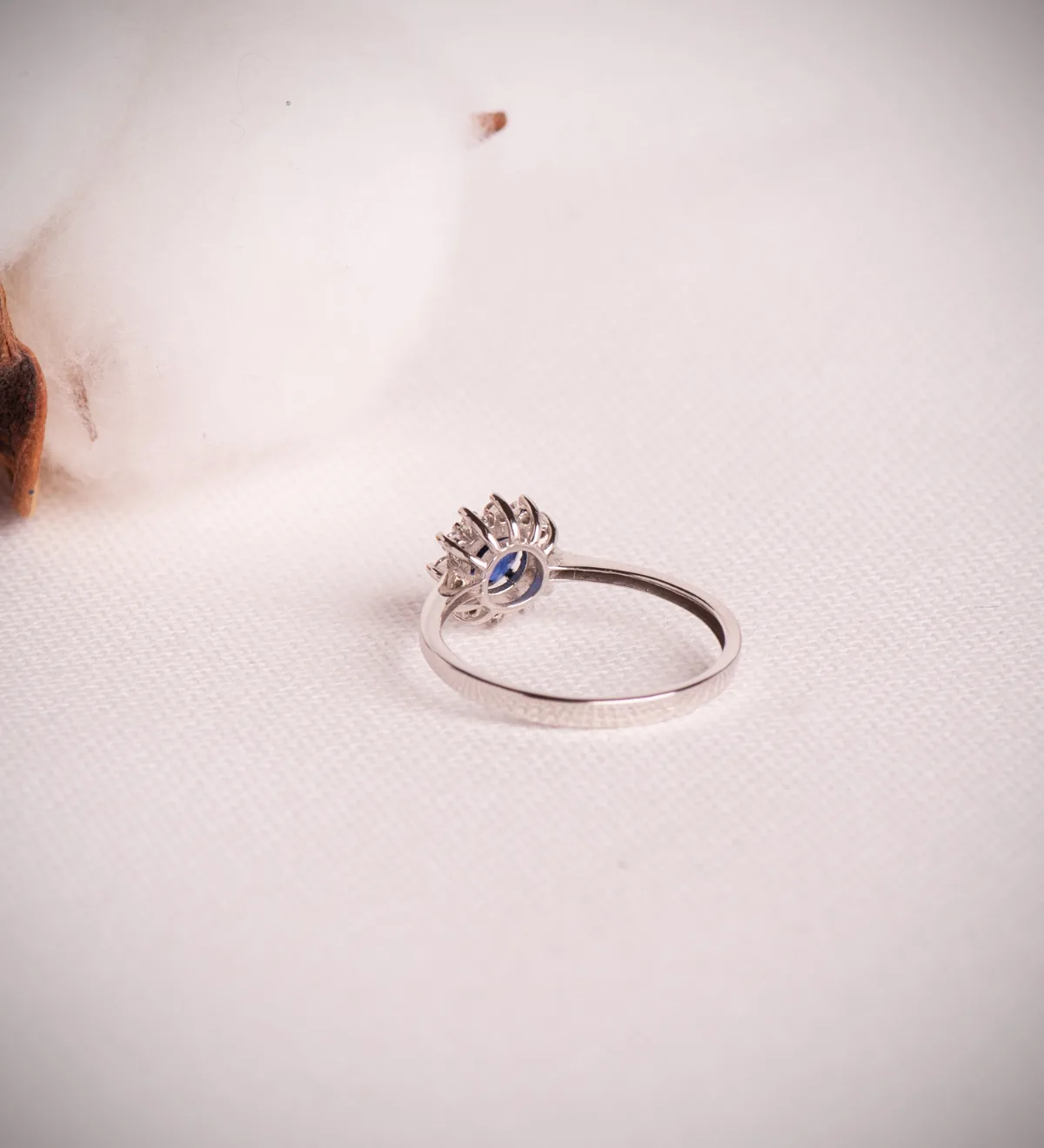 18K SORTIJA ORO BLANCO ZAFIRO DIFUSION 5 MM 0,56 QT Y DIAMANTES LABORATORIO 0,17QT. G - VS2 — vista 3