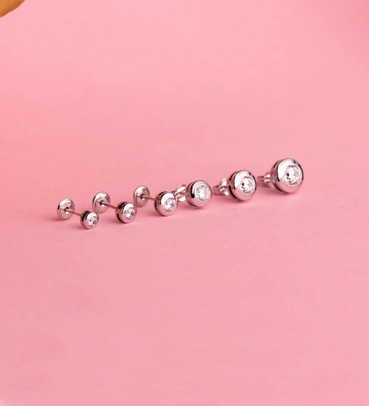 18K PENDIENTES ORO BLANCO CHATON GALERIA CON CIRCONITA. MEDIDA: 7,5 MM. CIERRE PRESION — vista 3