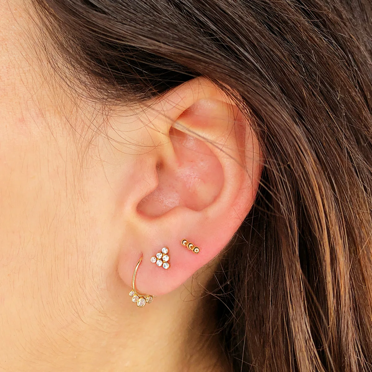 18K PIERCING OREJA ORO AMARILLO REDONDO CON CIRCONITA 13X10 MM — vista 2